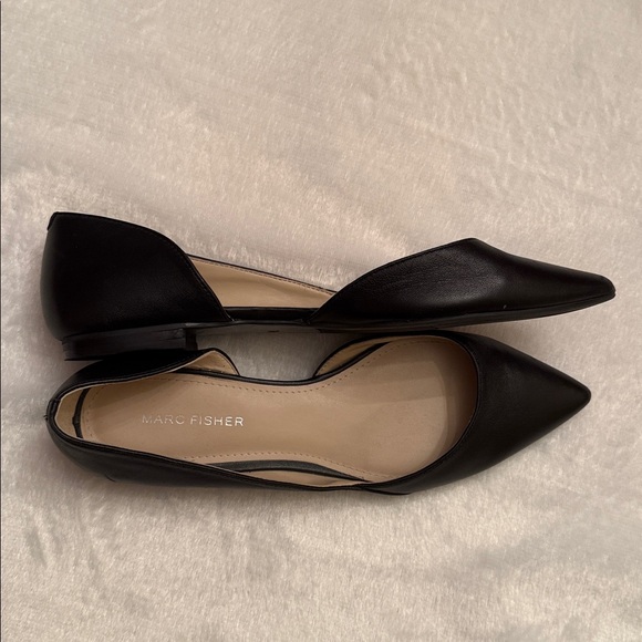 Marc Fisher Black Pointed Flats, 7.5 - Picture 4 of 10